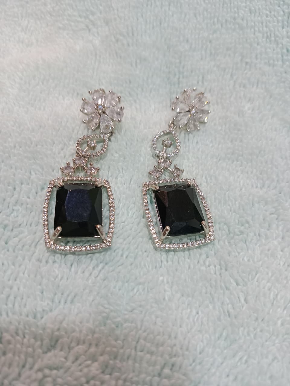 Earrings White blue stone 29