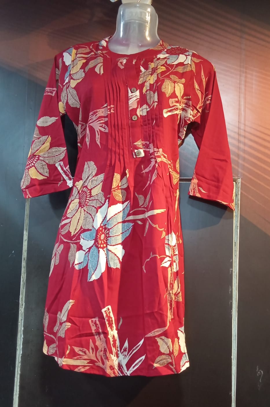 Top Reyon Red, Cream & Golden Design 5,6,7,8(25.12.25)