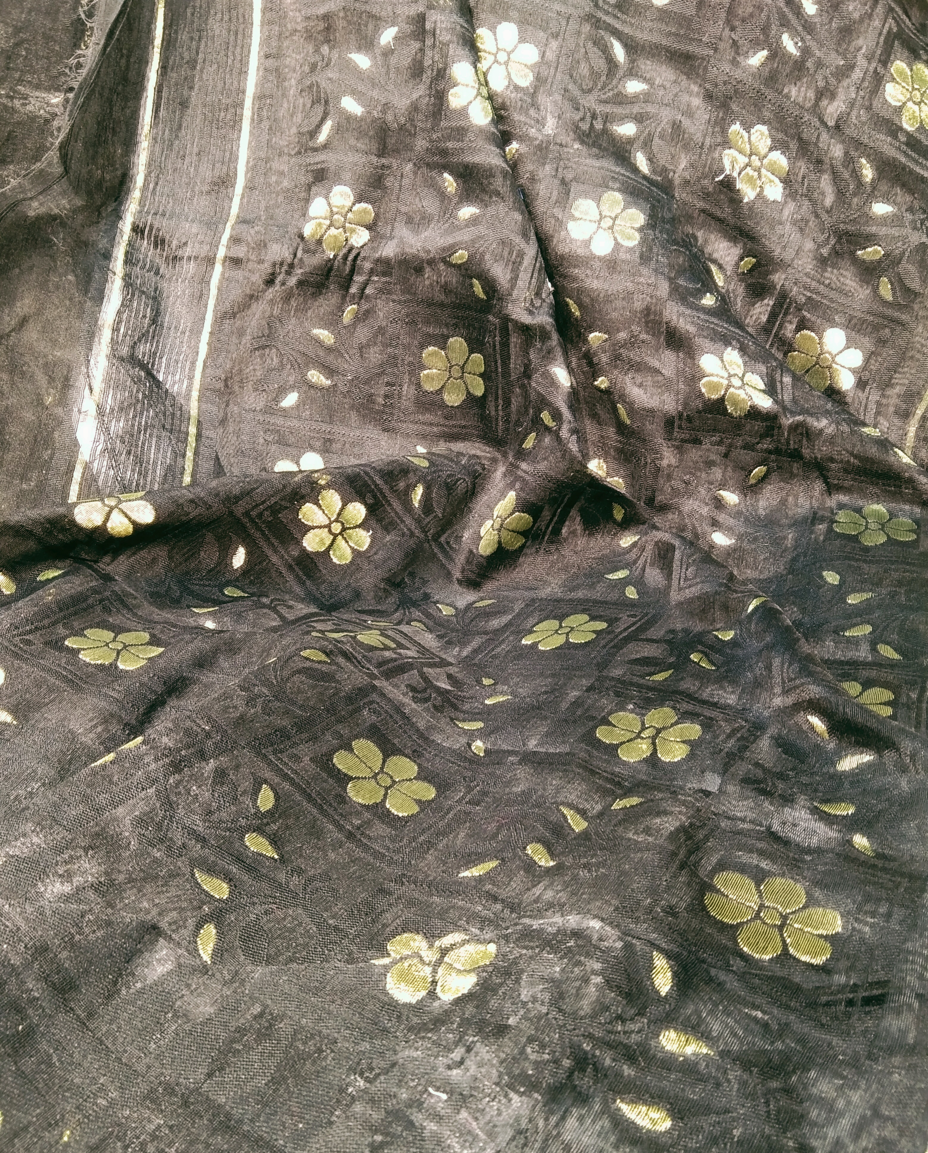 Sari Handloom Black & Golden 