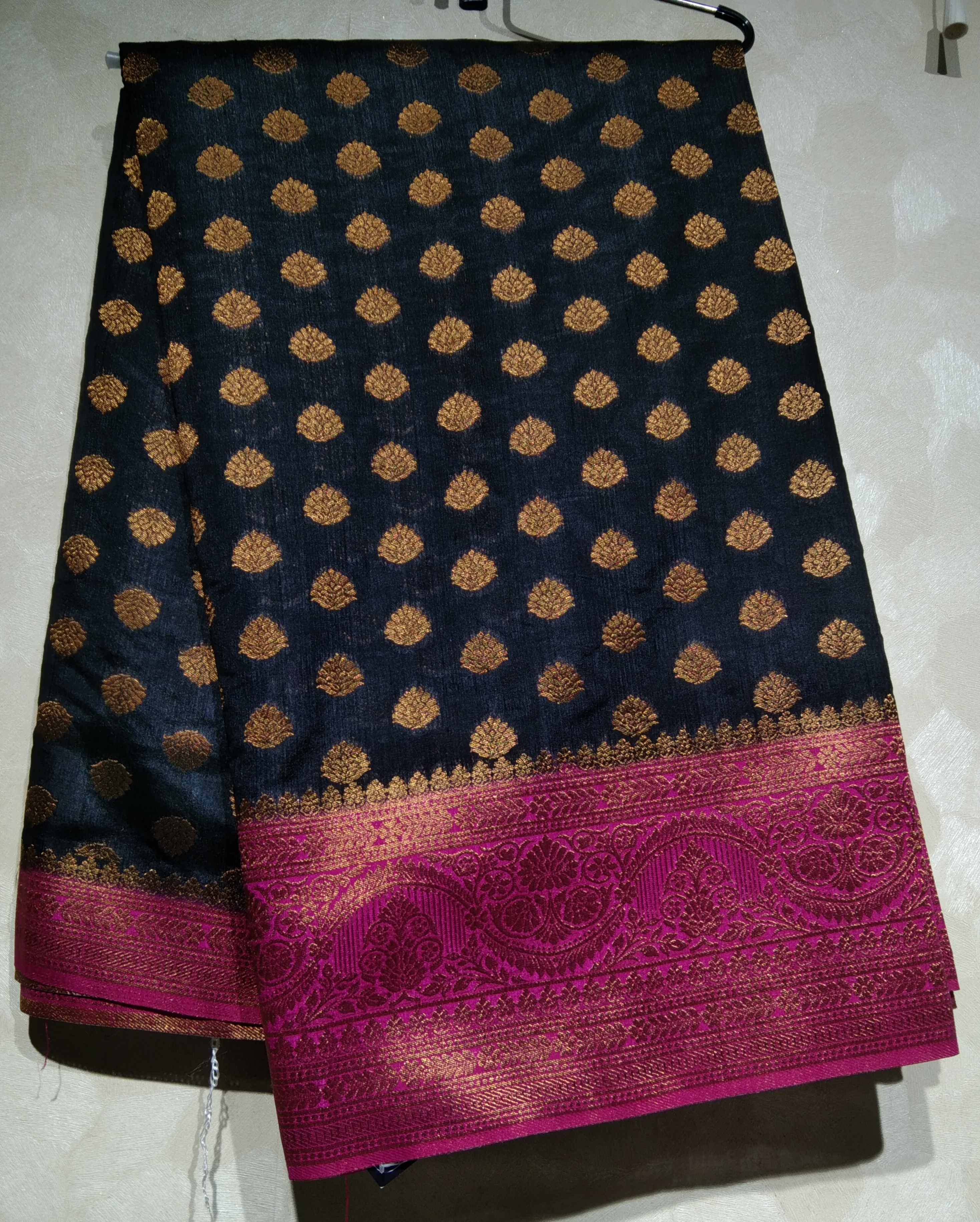 Sari Mahak Mix Black & Pink Zari Work 