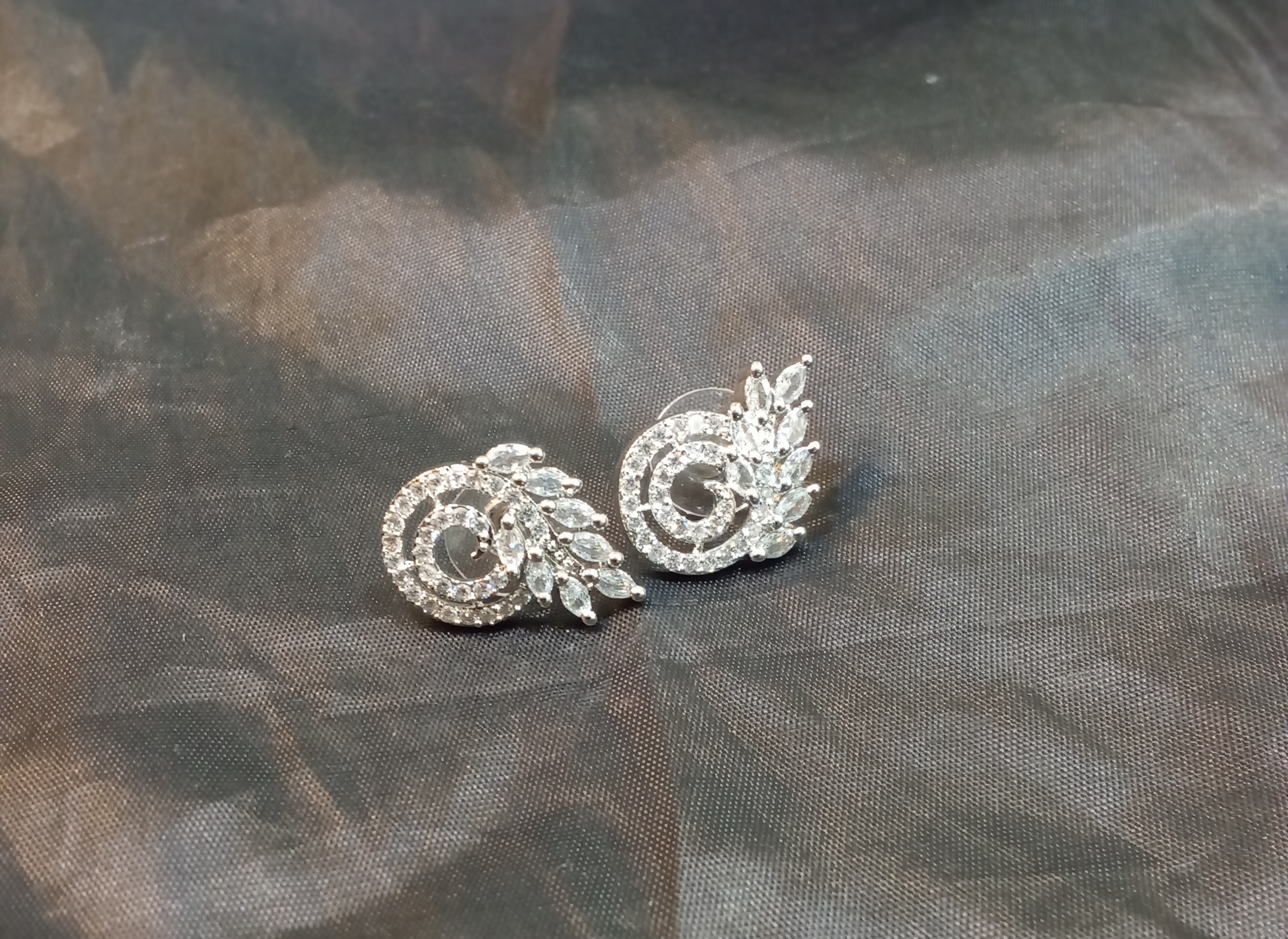Earrings White Stone 3